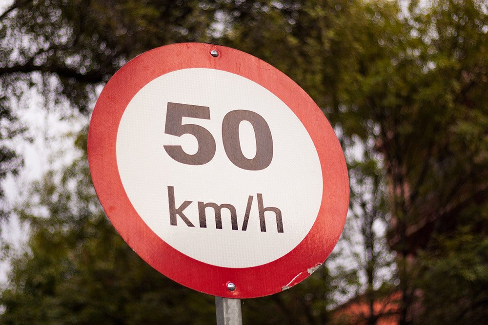 Limite di velocità su via dell'aeroporto rimane invariato a 50 km/h