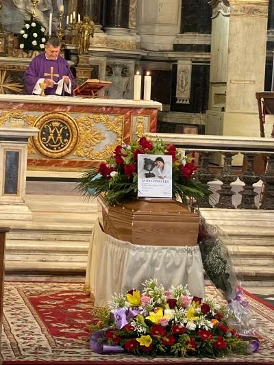 "Alba Gonzales: Il Sindaco Mario  Baccini presente alla celebrazione funebre nella Chiesa degli Artisti"