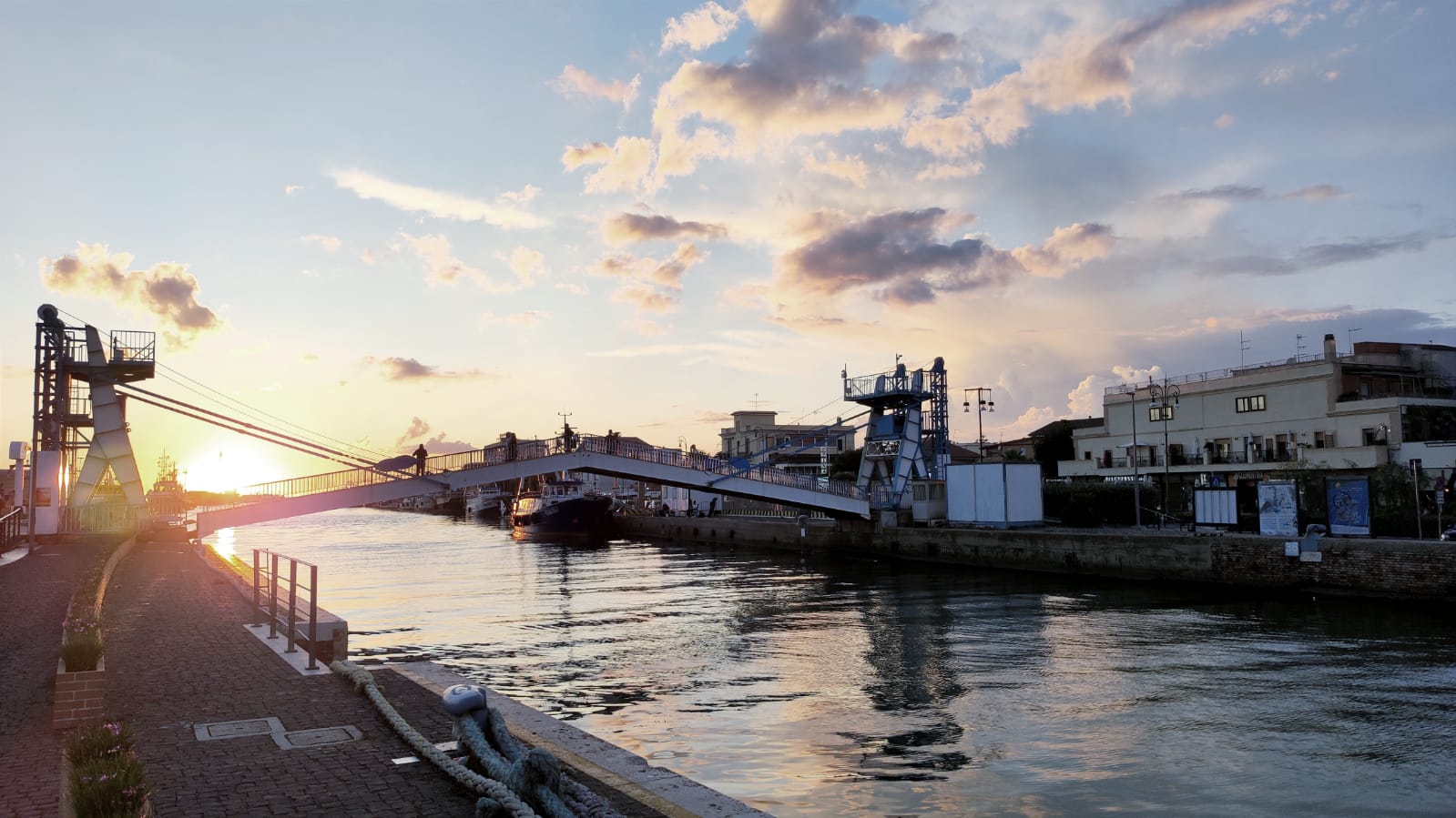 Fiumicino - Al via i lavori dragaggio nel porto canale Pescatori